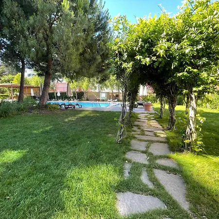 Beachside Garden Escape Apartment Varna